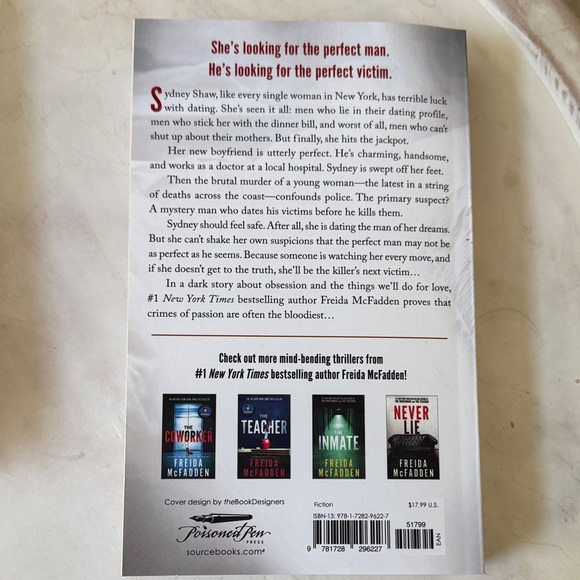 The Boyfriend by Freida Mcfadden - Picture 2 of 5